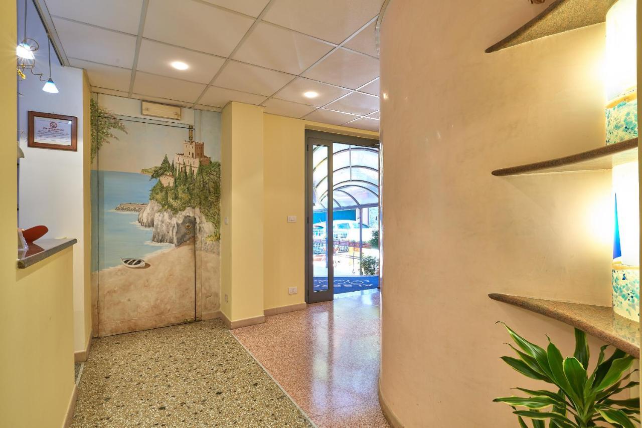 Albergo Natalina Finale Ligure Exterior photo