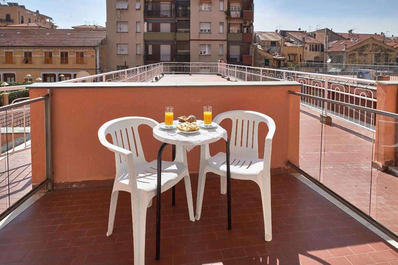 Albergo Natalina Finale Ligure Exterior photo